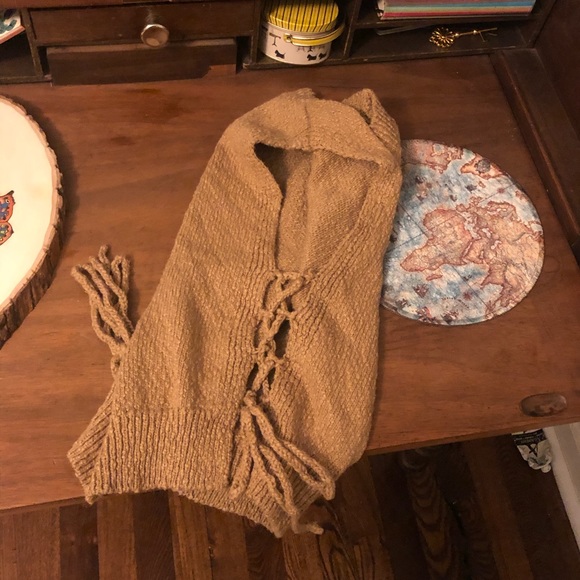 Urban Outfitters Camel Crochet Top - Picture 5 of 5